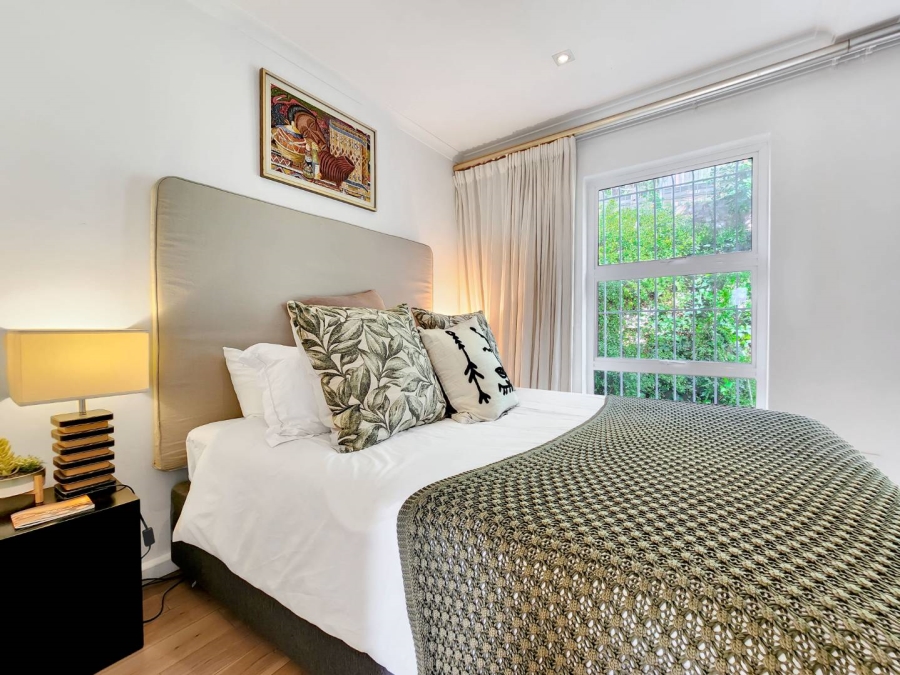 To Let 2 Bedroom Property for Rent in Green Point Western Cape